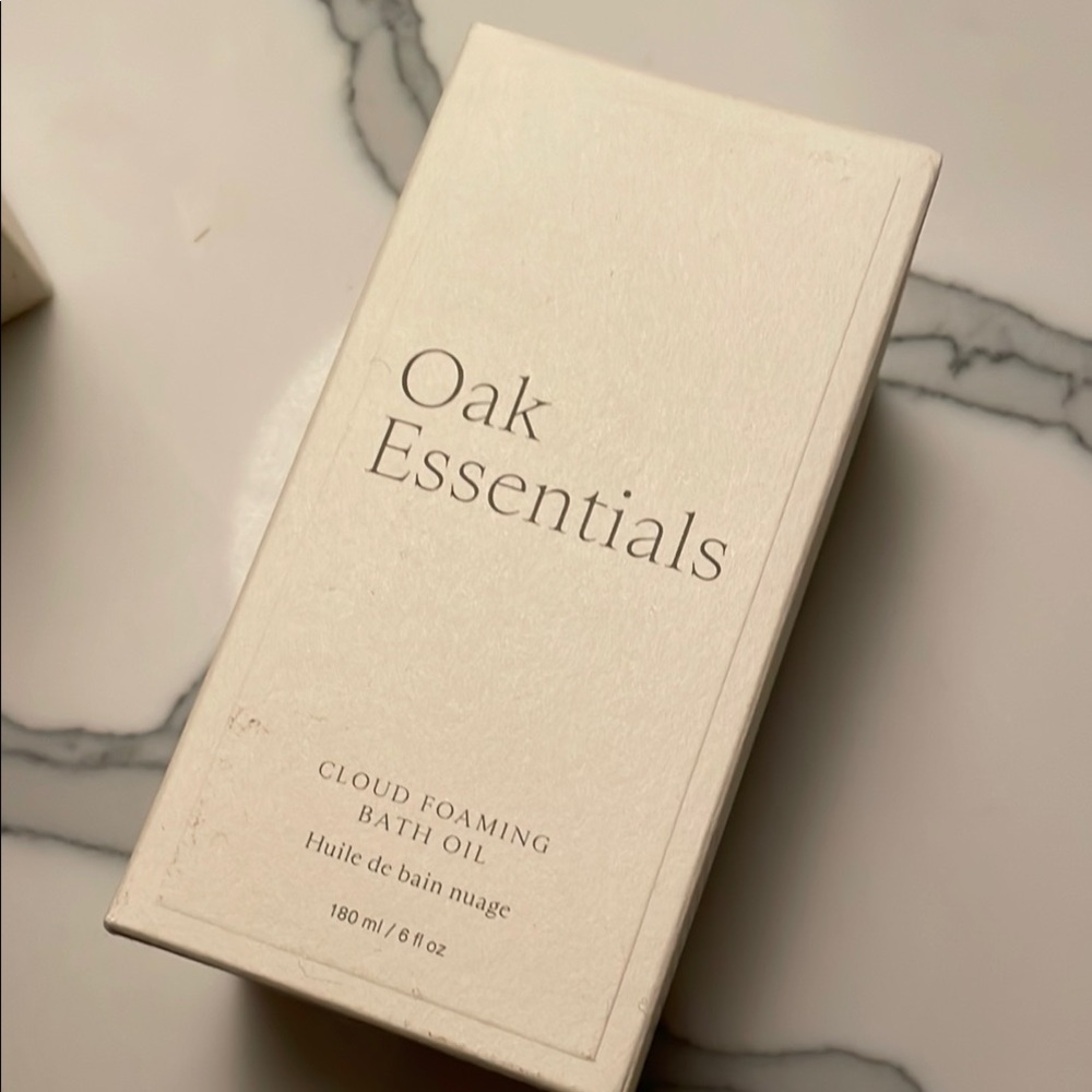 Oak Essentials Cloud Foaming Bath Oil ✨
